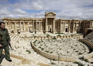 «خبير ألماني» يؤكد: جنود سوريين يشاركون في نهب «آثار تدمر»